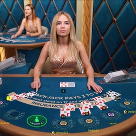 Blackjack en ligne avec croupiers en direct