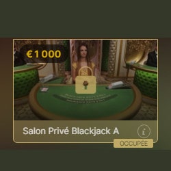 Rangkaian permainan langsung Salon Privé d'Evolution disediakan untuk pemain VIP