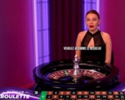 Croupière en studio de Burgas Roulette de Vivo Gaming